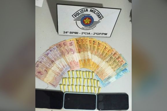 Tr&ecirc;s adolescentes s&atilde;o apreendidos em carro de aplicativo em Tamb&aacute;u