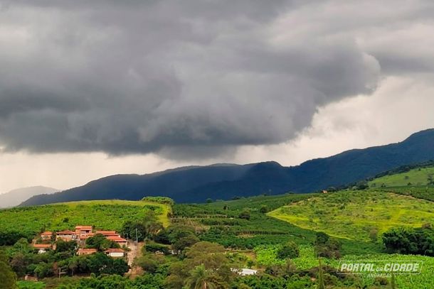 Ciclone no Sudeste deve provocar chuva intensa e queda de temperatura em Andradas