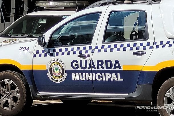 Fiscalização de trânsito termina com prisão no Centro de Andradas