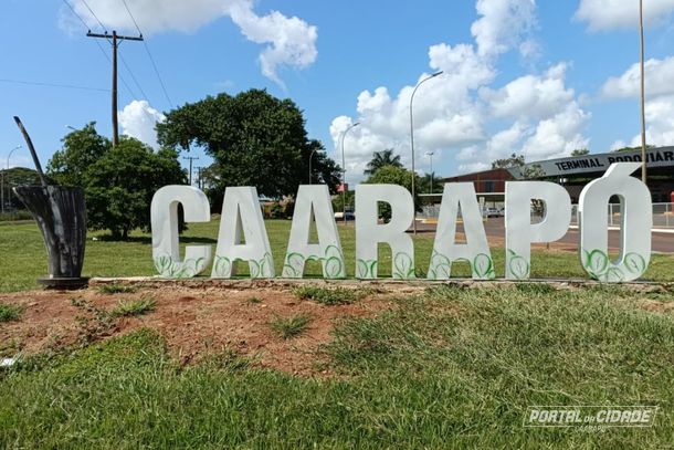 O monumento voltou ao seu local de origem.