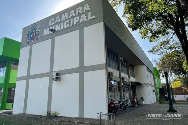 C&acirc;mara fica ao lado da Prefeitura.