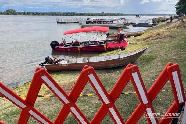 V&iacute;tima submergiu perto da barranca principal.