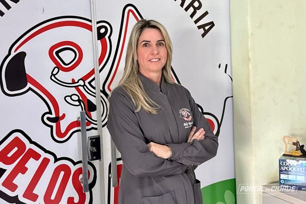 Dra. Kelly Rega&ccedil;oni &eacute; propriet&aacute;ria da cl&iacute;nica Pelos Animais.