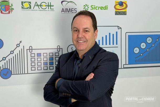 Carlos tamb&eacute;m &eacute; conhecido por estar a frente da PlugIn Cria&ccedil;&otilde;es h&aacute; quase duas d&eacute;cadas.
