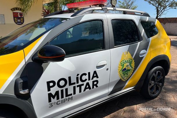 Ele foi levado para a cadeia. 