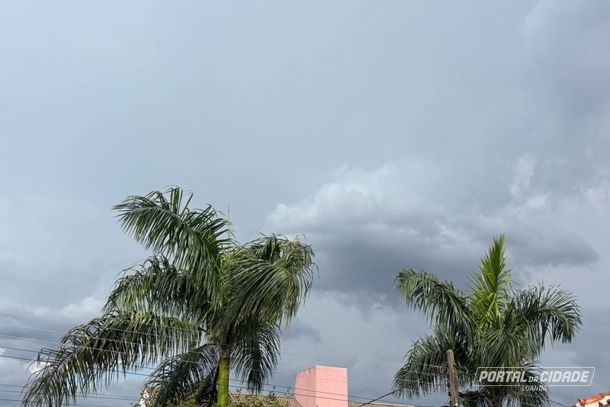Uma frente fria avan&ccedil;a sobre o Paran&aacute; e provoca chuva em Loanda.
