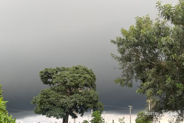 Loanda j&aacute; registrou mais de 20 mil&iacute;metros de chuva at&eacute; 8h30. 