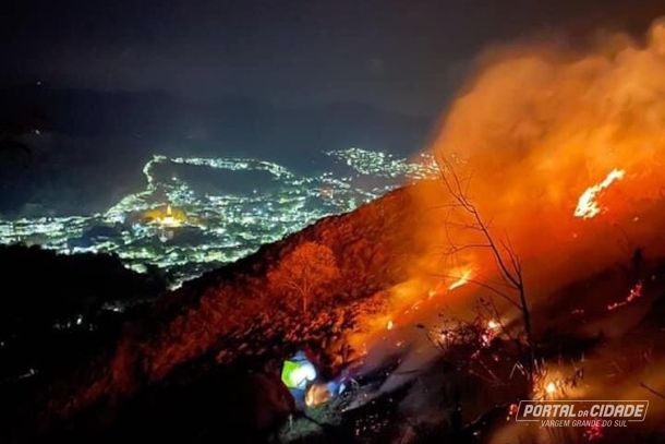 Cart&atilde;o-postal da regi&atilde;o, a Serra da Paulista sofre todos os anos com os inc&ecirc;ndios no per&iacute;odo da estiagem