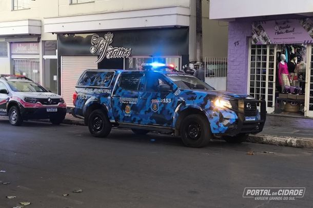 Homem &eacute; detido ap&oacute;s amea&ccedil;ar mulher no local de trabalho em Vargem Grande do Sul