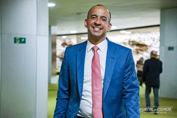 Conhe&ccedil;a a trajet&oacute;ria de Paulo Alexandre Barbosa e os recursos enviados &agrave; regi&atilde;o