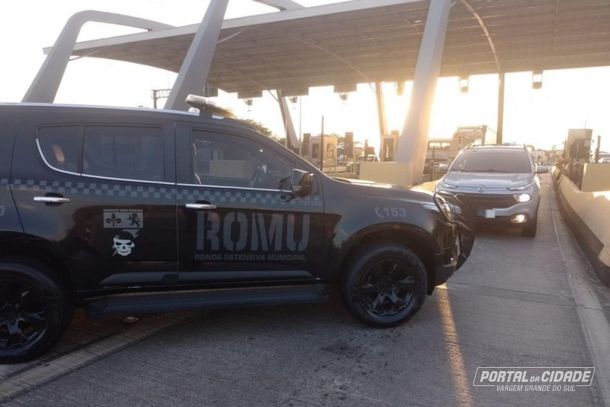 Pris&atilde;o: equipe do Romu interceptou os suspeitos na pra&ccedil;a do ped&aacute;gio