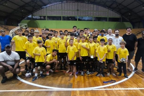 Projeto Tigrinho: iniciativa &eacute; voltada &agrave; forma&ccedil;&atilde;o de crian&ccedil;as e adolescentes por meio do futebol e do futsal