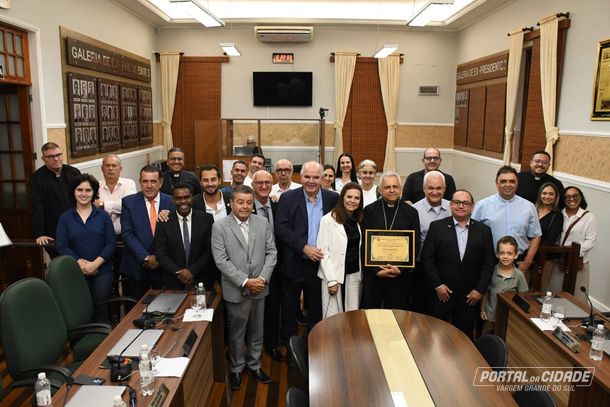 Bispo diocesano Dom Eug&ecirc;nio Barbosa Martins foi recebido por autoridades municipais e lideran&ccedil;as da Igreja Cat&oacute;lica 