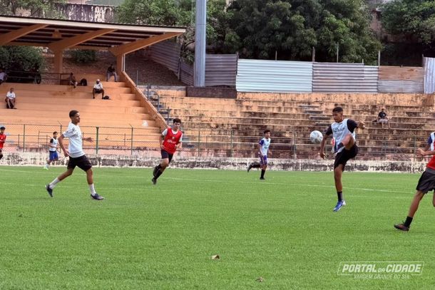 Oportunidade: atletas mostraram suas habilidades durante a avalia&ccedil;&atilde;o realizada pela comiss&atilde;o t&eacute;cnica da Caldense