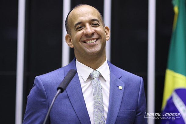 Deputado Paulo Alexandre Barbosa cobra medidas contra a alta dos combust&iacute;veis