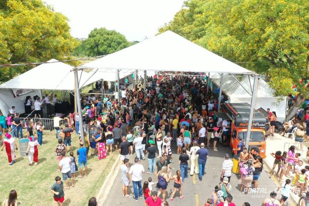 Espa&ccedil;o Evelyn: programa&ccedil;&atilde;o tem atra&iacute;do grande p&uacute;blico e j&aacute; se tornou tradi&ccedil;&atilde;o na cidade