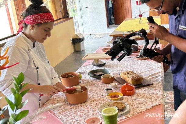 Chef Let&iacute;cia Duarte do S&iacute;tio A Boa Terra, especialista em produtos org&acirc;nicos.