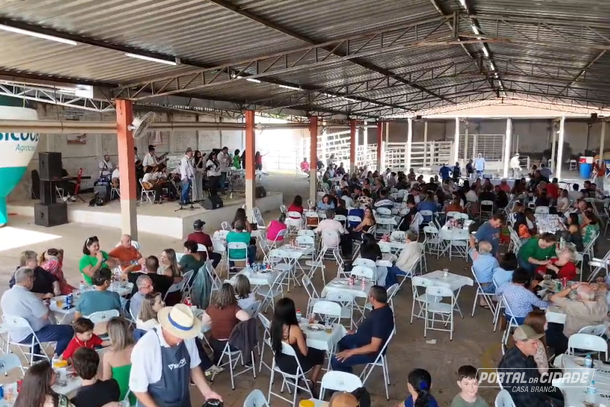 Costela de Fogo de Ch&atilde;o em Itobi: Tradi&ccedil;&atilde;o e inclus&atilde;o em um s&oacute; evento