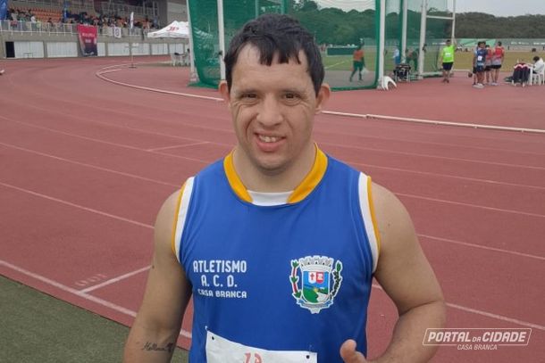 Representando Casa Branca, atleta obteve tr&ecirc;s medalhas e um quarto lugar em evento realizado no Centro de Treinamento Paral&iacute;mpico Brasileiro