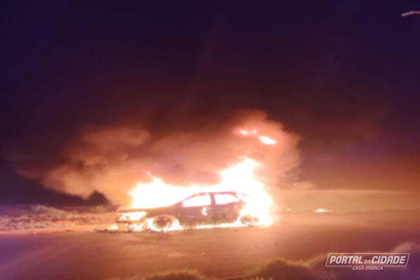 Inc&ecirc;ndio em ve&iacute;culo mobiliza PM e Defesa Civil em Casa Branca