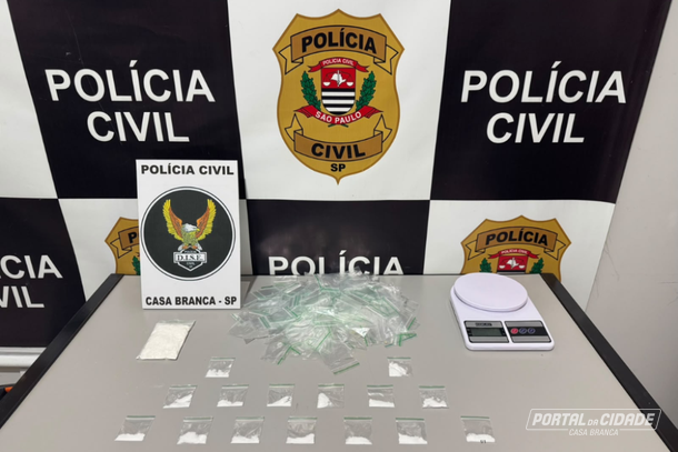 Operadora de caixa &eacute; presa por tr&aacute;fico de drogas em Casa Branca