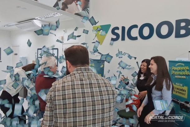Moradora de Porto Uni&atilde;o ganha iPhone 17 em sorteio do Sicoob
