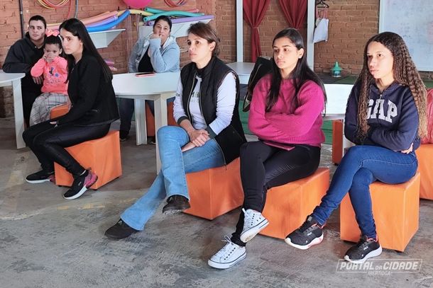 Futuras professoras na primeiro dia do Projeto de Extens&atilde;o Interdisciplinar