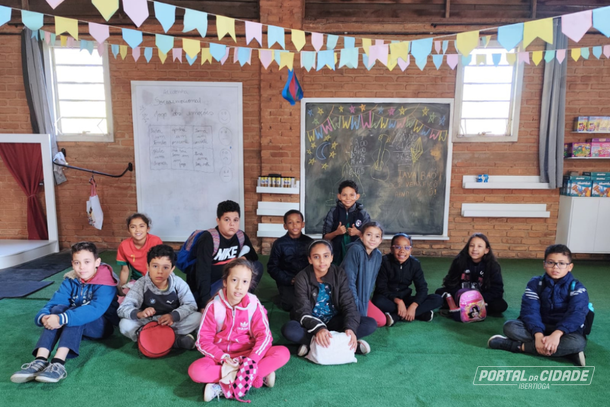 Crian&ccedil;as atendidas pela Escola em Tempo Integral