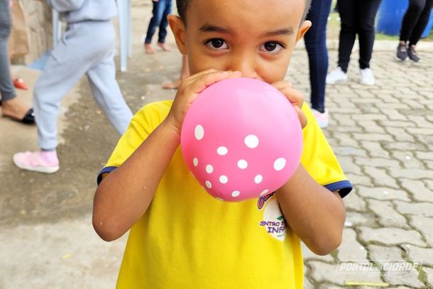 &Aacute;lvaro e a bola de soprar