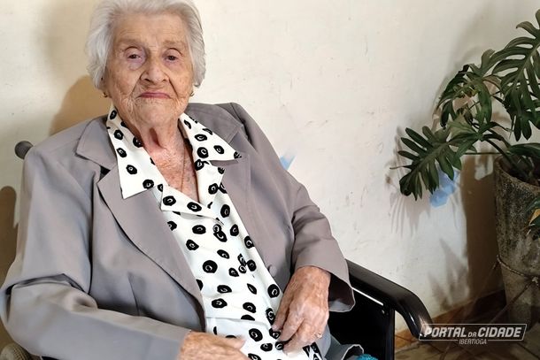 Donda Lenita pronta pra dar entrevista