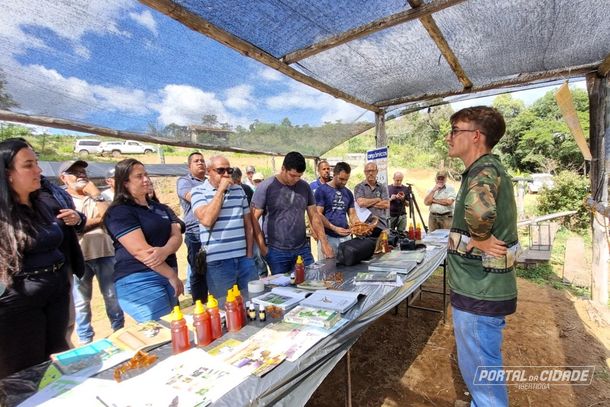 Plateia atenda &agrave;s explica&ccedil;&otilde;es de Samuel
