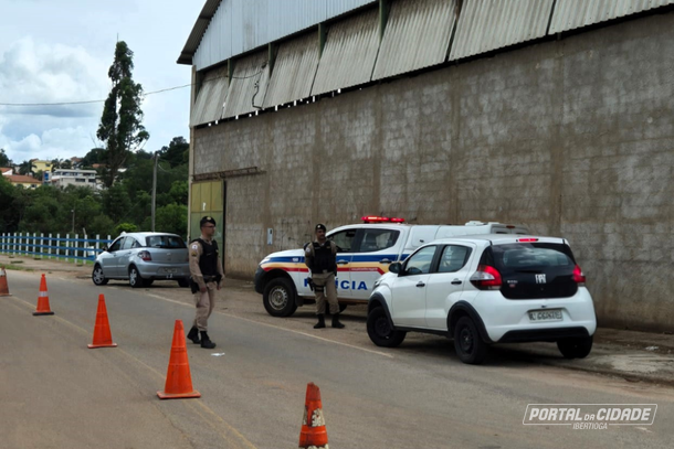 Blitz da Pol&iacute;cia Militar