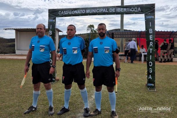 Trio de arbitragem