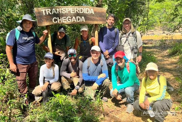 Grupo de participantes da Travessia Transperdida