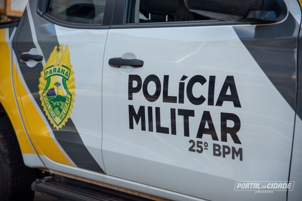 O agressor foi preso pela Polícia Militar e encaminhado à delegacia