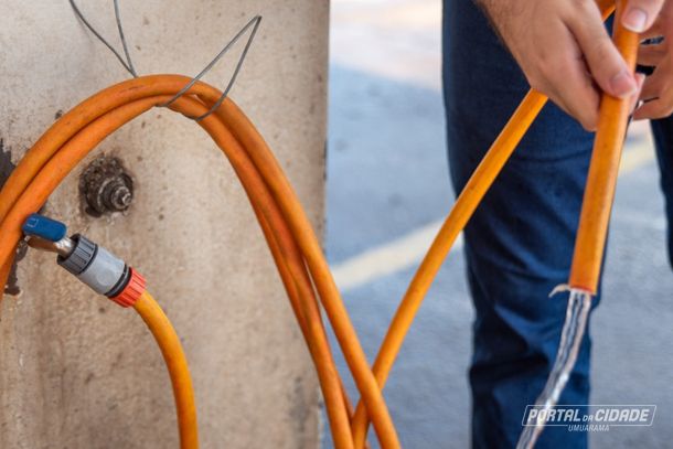 A Sanepar sugere que cada imóvel tenha uma caixa-d’água de pelo menos 500 litros. Assim, é possível ter água por no mínimo 24 horas