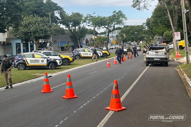 Durante a opera&ccedil;&atilde;o foram abordados 25 ve&iacute;culos, entre autom&oacute;veis e motos