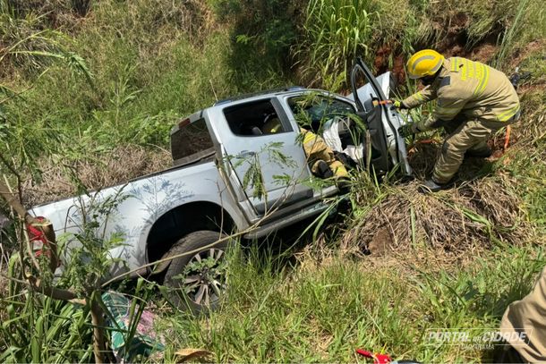 Caminhonete teria sido fechada por um ve&iacute;culo modelo GM Corsa que trafegava pela rodovia