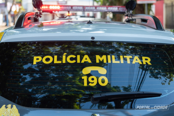 A v&iacute;tima conseguiu retirar a faca das m&atilde;os do agressor, por&eacute;m acabou sendo atingida por um soco na regi&atilde;o do abd&ocirc;men