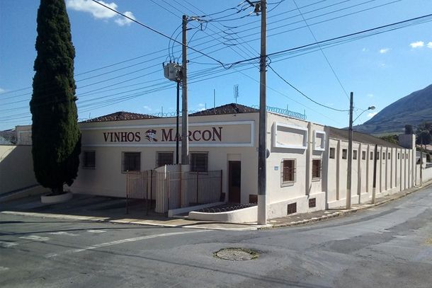 Fam&iacute;lia Marcon produz vinhos desde 1912