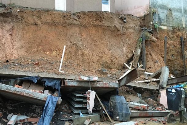 Defesa Civil interditou pr&eacute;dio no Residencial Morumbi