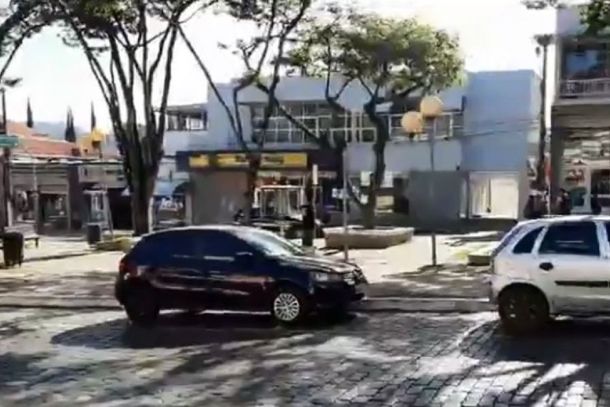 Criminoso tamb&eacute;m foi baleado e morreu