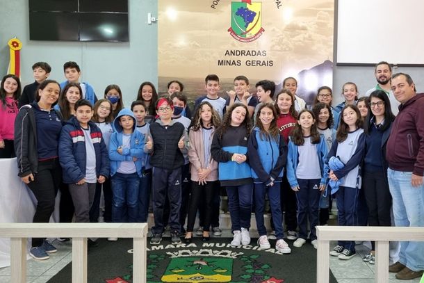 C&acirc;mara Municipal recebeu 26 estudantes andradenses