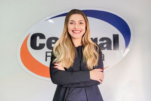 Jessica Carolini dos Reis Rossi, integrante da equipe da Central Financeira