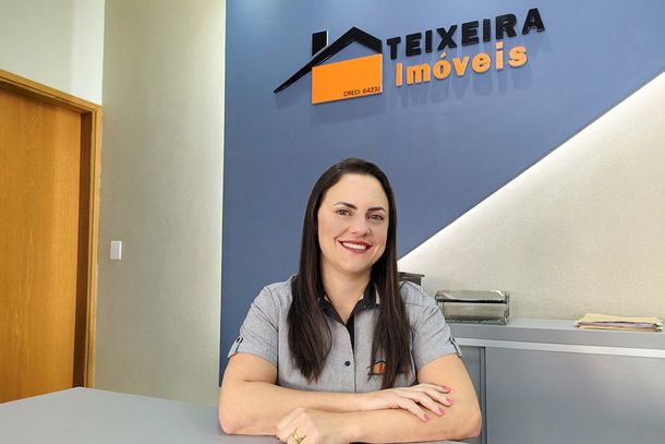 Helen Teixeira Secco, s&oacute;cia propriet&aacute;ria da Teixeira Im&oacute;veis