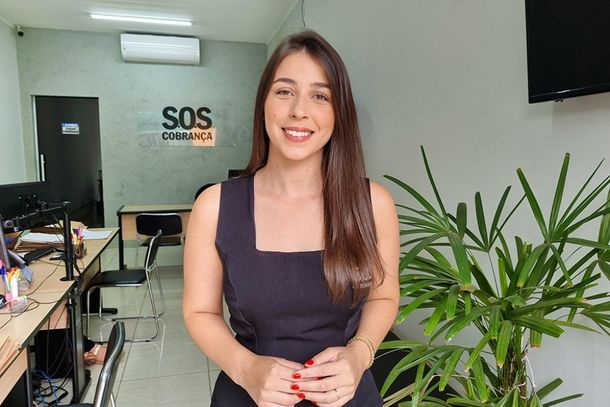 Vit&oacute;ria Carolina Gardino, integrante da equipe S.O.S Cobran&ccedil;a