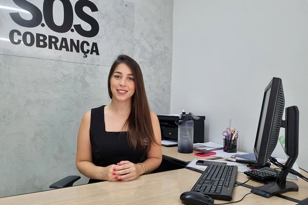 Vit&oacute;ria Carolina Gardino, integrante da equipe S.O.S Cobran&ccedil;a