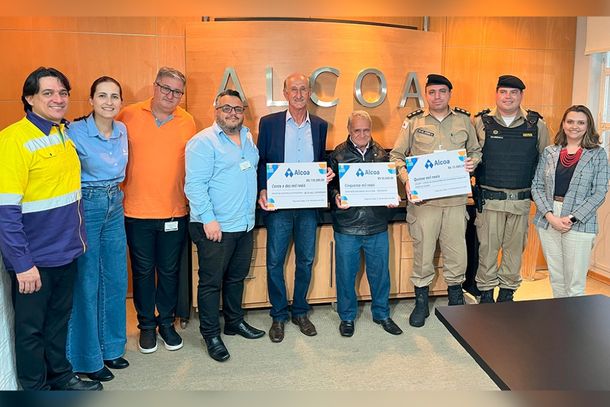 Representantes da Alcoa e das institui&ccedil;&otilde;es beneficiadas com recursos para a implanta&ccedil;&atilde;o de importantes projetos para as nossas comunidades