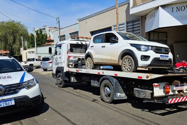 Homem é preso com veículo adulterado em Andradas