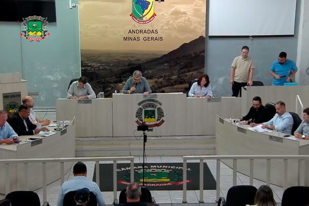 Os nove vereadores estiveram presentes na sess&atilde;o